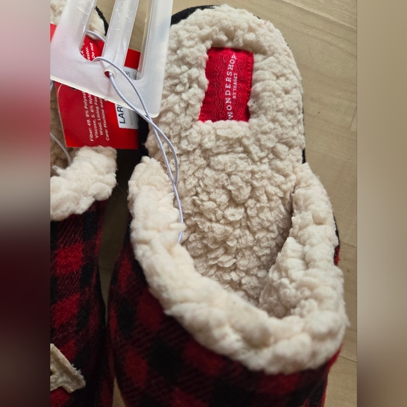 Large Mama Bear Red Black Plaid comfortable lightweight slippers size 9 size 10 - Picture 6 of 6